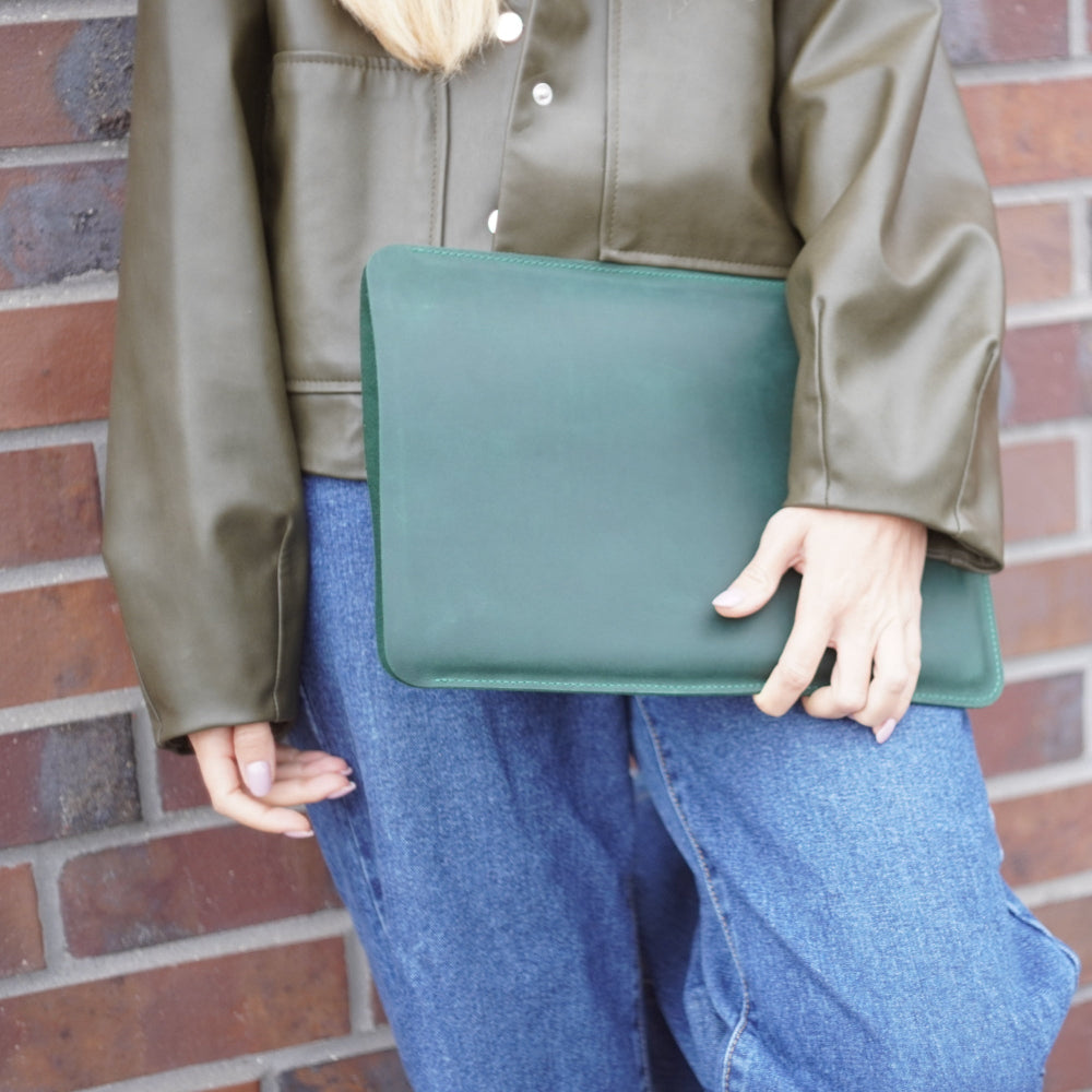 Leather Case for Macbook Air / Pro 13/ 14/15/ Vertical Green Vintage - AarteDesign