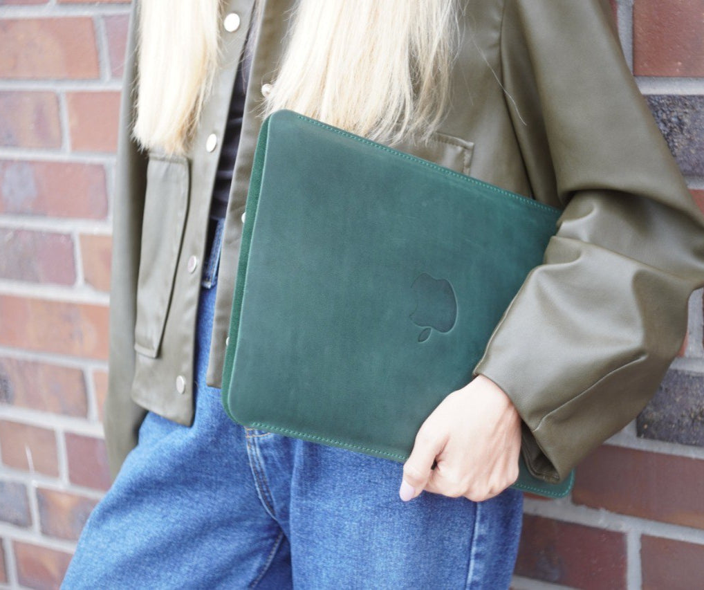 Leather Sleeve Case for New Macbook Air 15.3 or 13 Air /Pro / 14 Pro / 15 Pro Vertical