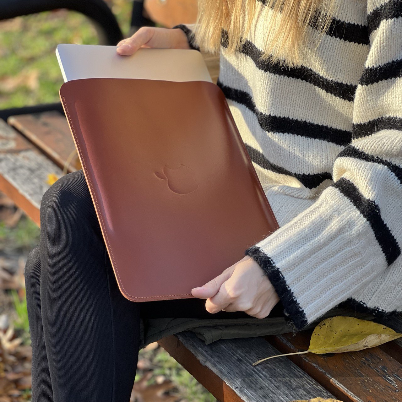 Leather Case for Macbook Air 13 / Pro 13 Macbook Air 15.3 / 14 Pro Glossy RED