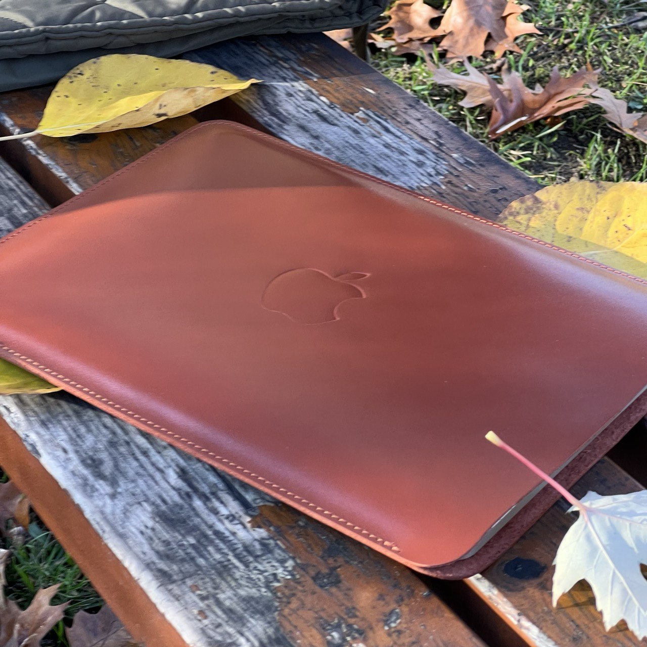 Leather Case for Macbook Air 13 / Pro 13 Macbook Air 15.3 / 14 Pro Glossy RED