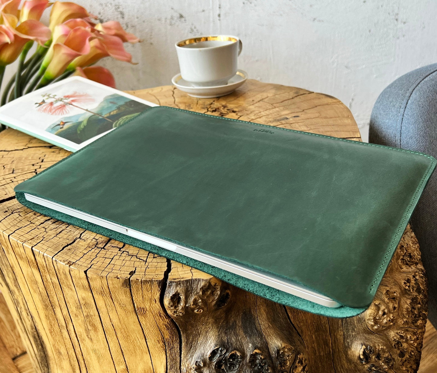 Vintage Leather case for 13  Inch MacBook 13 Air  / Pro M1 M2 M3  No Logo