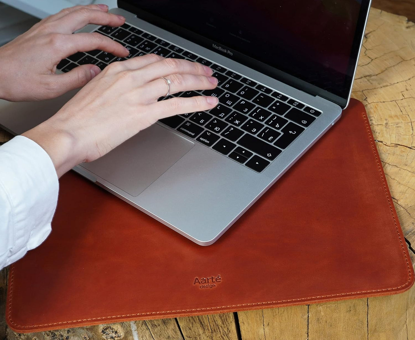 AarteDesign Cognac Leather Sleeve Case For Macbook Air / Pro 13 / Pro 14 / Air 15 - AarteDesign