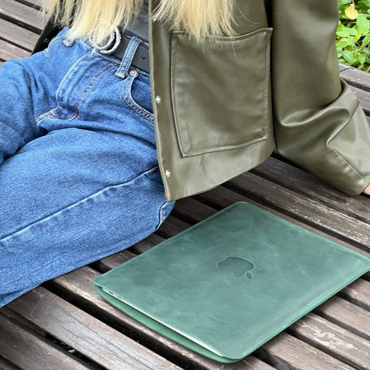Leather Case for Macbook Air / Pro / Neo 13/ 14/15/ Vertical Green Vintage