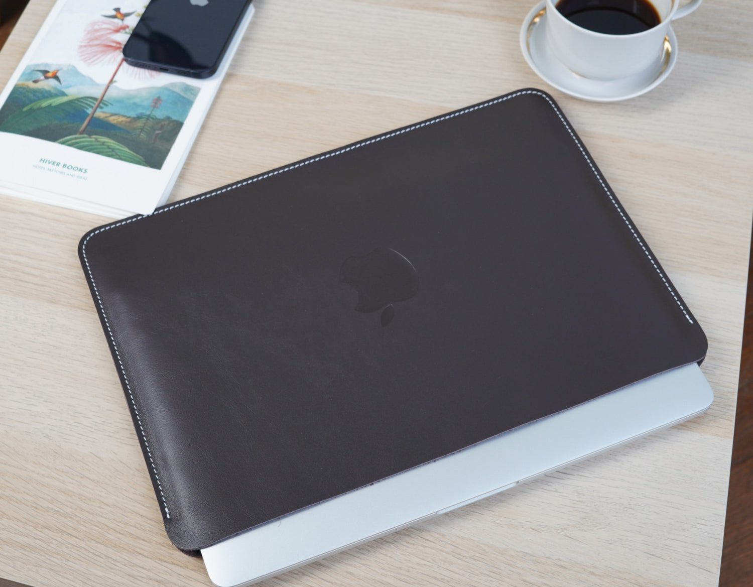 Housse cuir Apple Leather Sleeve pour MacBook Air 13/Pro 13 pouces - Noir