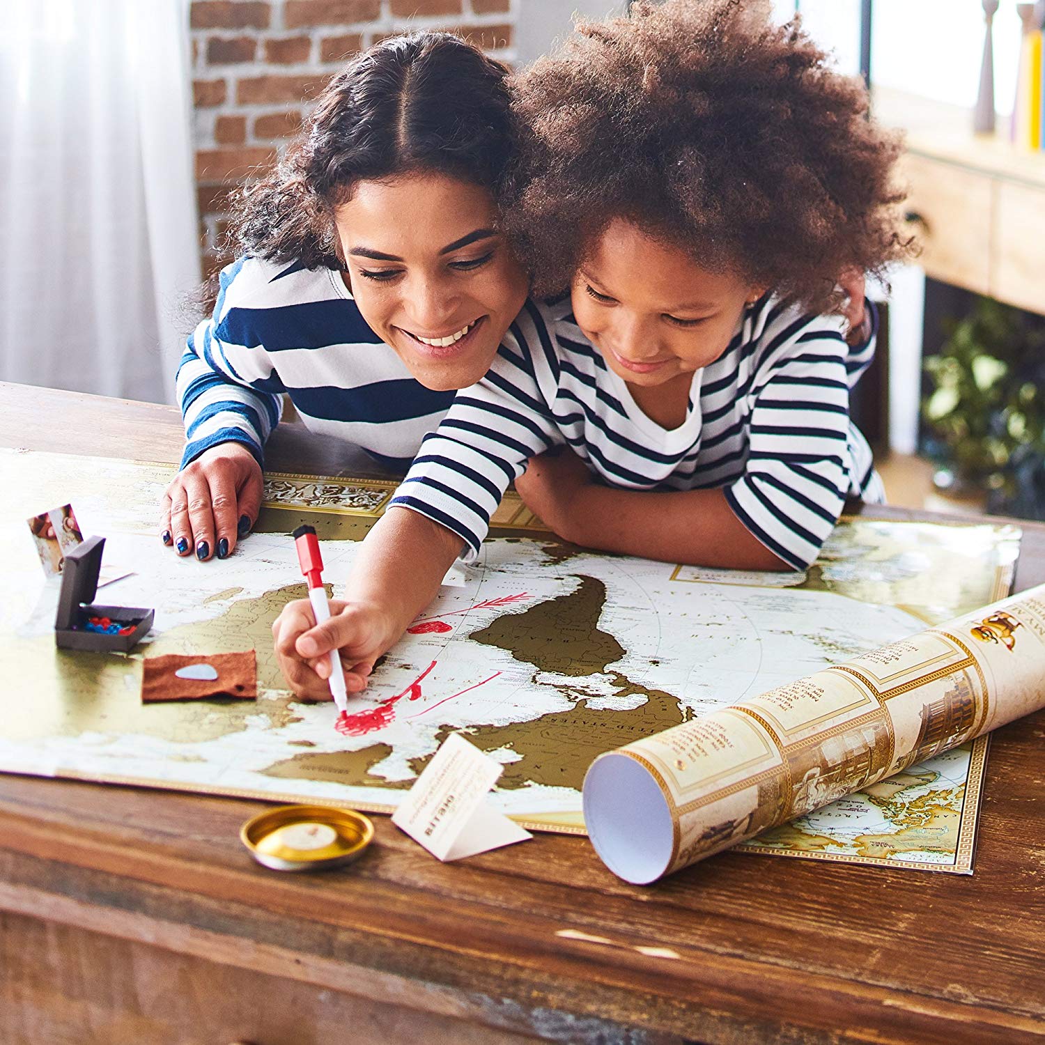 World Map Travel map Scratch off 35x24 Push pin Extra large map Gold Poster - AarteDesign