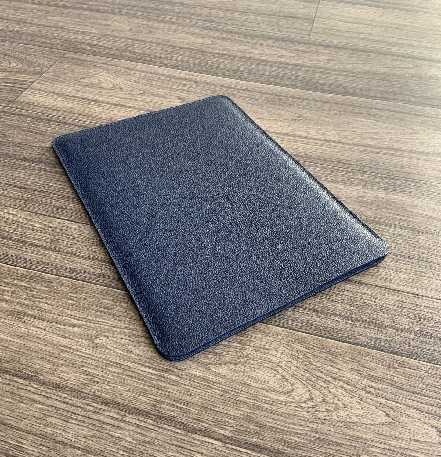 Laptop sleeve 2021 MacBook Air M1 Media 1 of 5